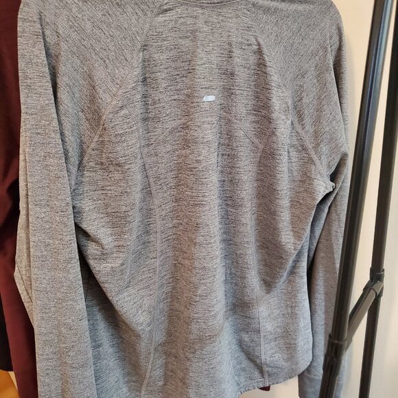 Old Navy + North Face Long Sleeve Active Shirts XL - Picture 15 of 15